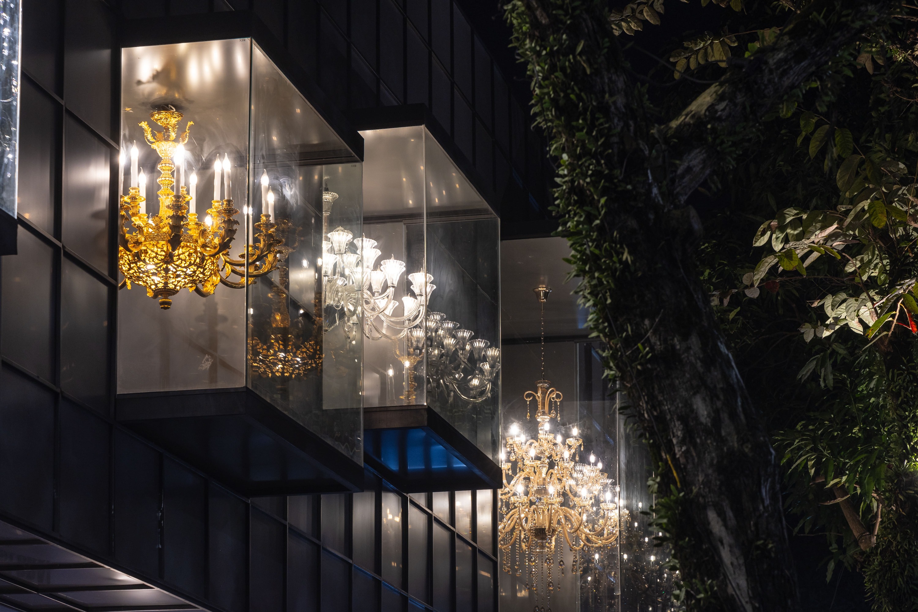 IDA LIGHTING SHOWROOM - Image 6