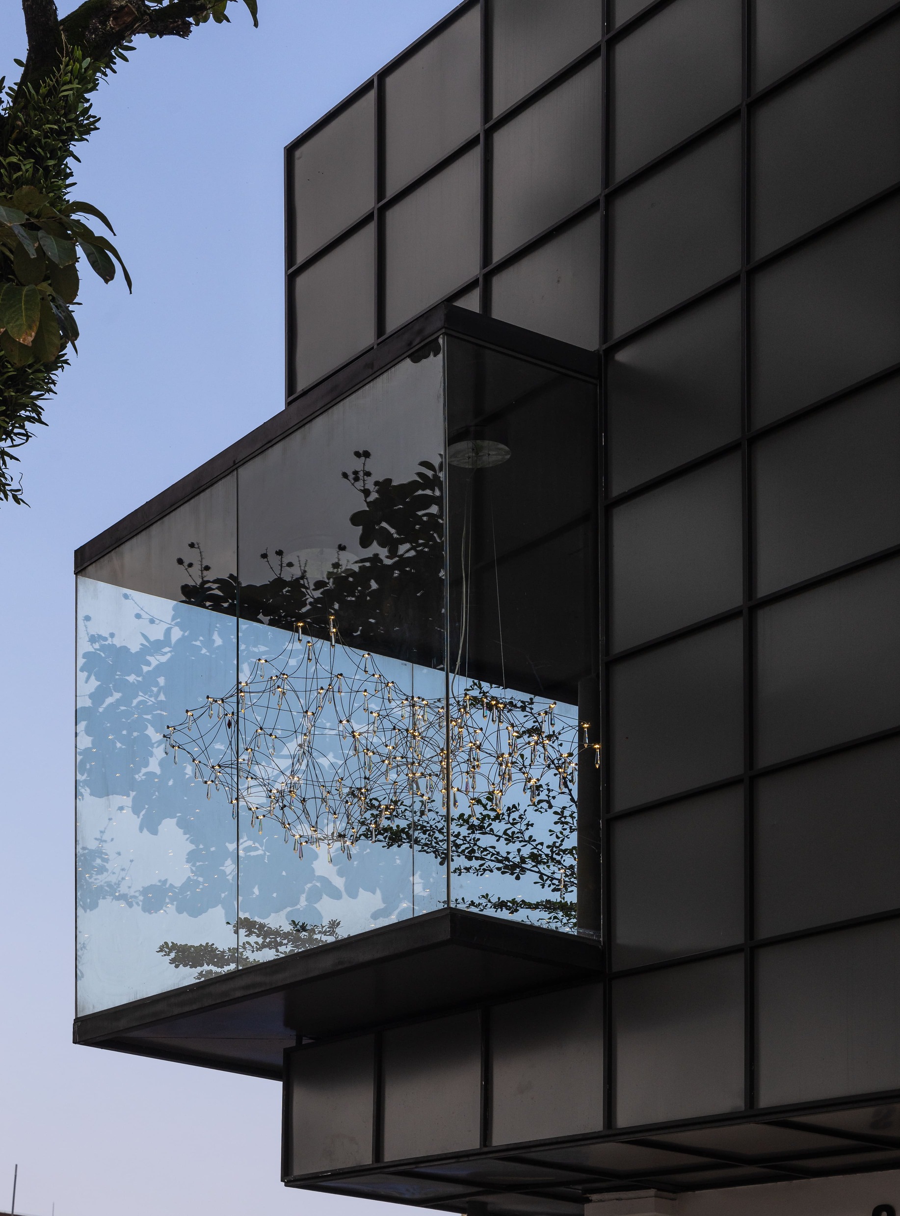 IDA LIGHTING SHOWROOM - Image 9