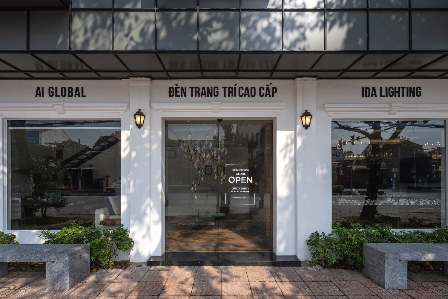 IDA LIGHTING SHOWROOM - Image 32