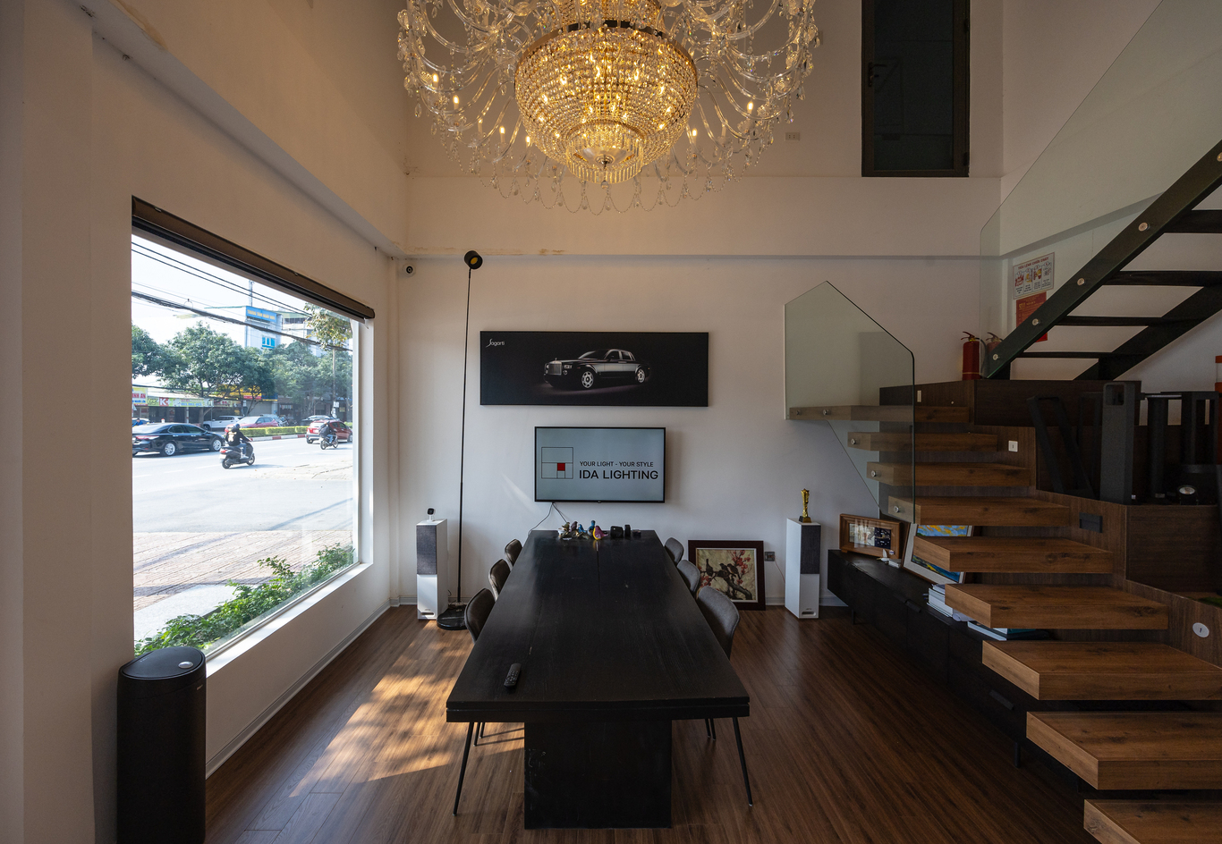IDA LIGHTING SHOWROOM - Image 37