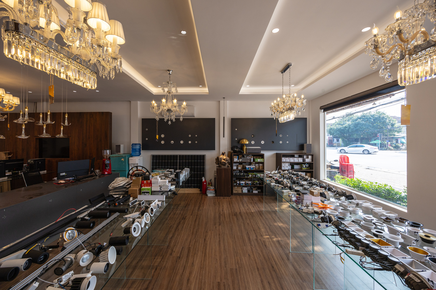 IDA LIGHTING SHOWROOM - Image 38