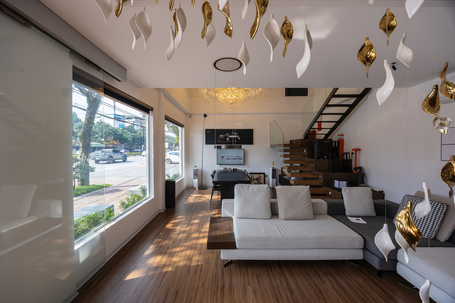 IDA LIGHTING SHOWROOM - Image 39