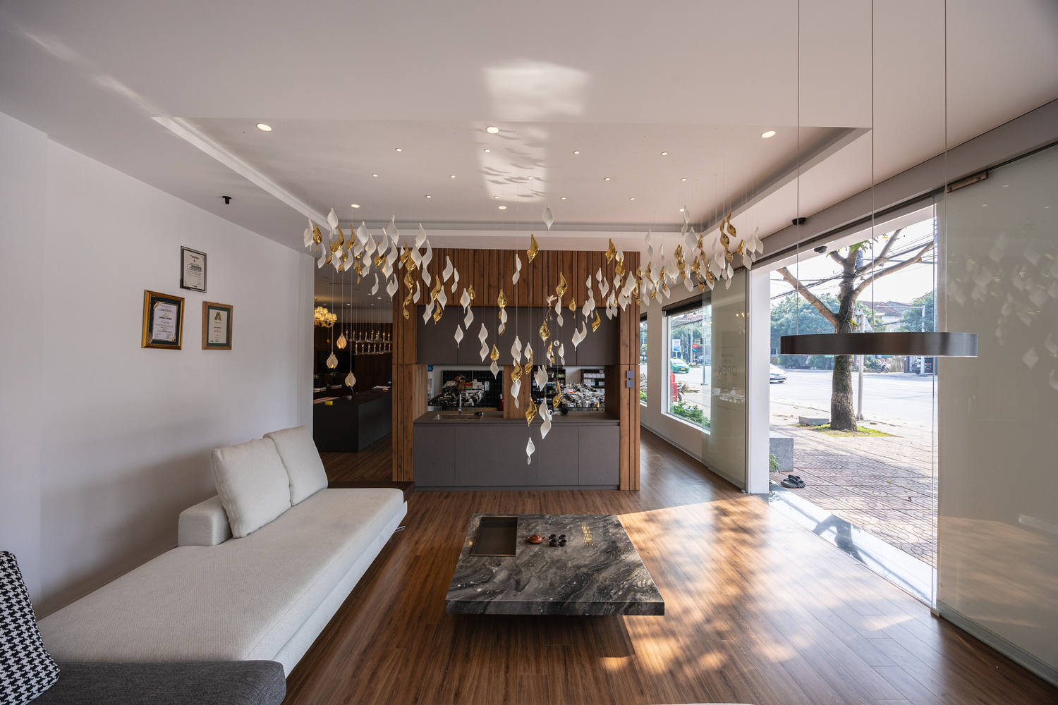 IDA LIGHTING SHOWROOM - Image 46