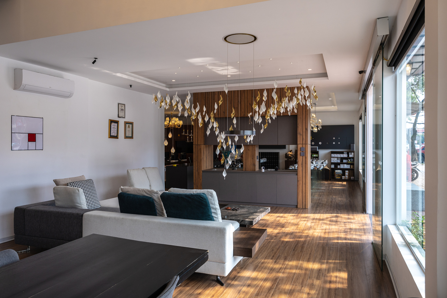 IDA LIGHTING SHOWROOM - Image 50